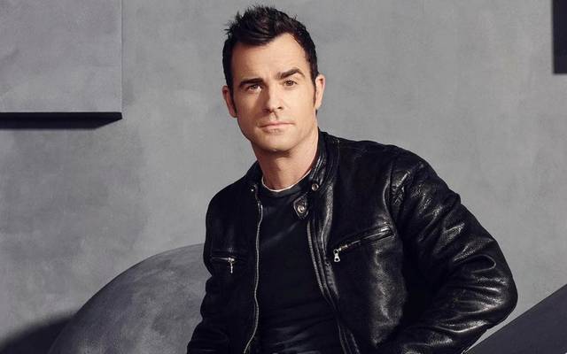 justin-theroux-fires-back-neighbour