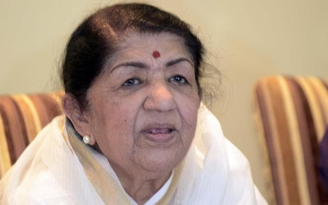 lata-mangeshkar-pays-tribute-soldiers-bhai-dooj