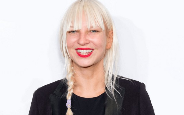 singer-sia-ditches-wig