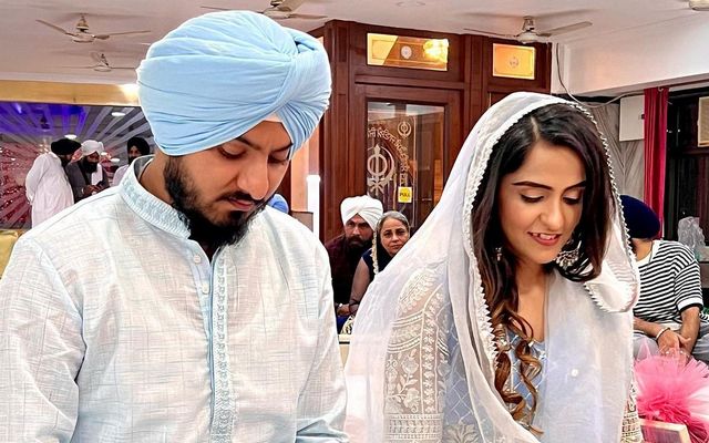 Asees Kaur Gets Engaged To Goldie Sohel & The Couple Looks Adorable Together!