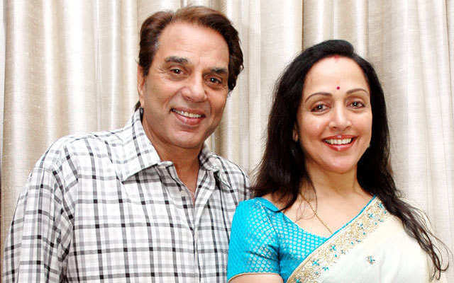 legendary-couple-dharmendra-and-hema-malini-compelled-to-stay-apart