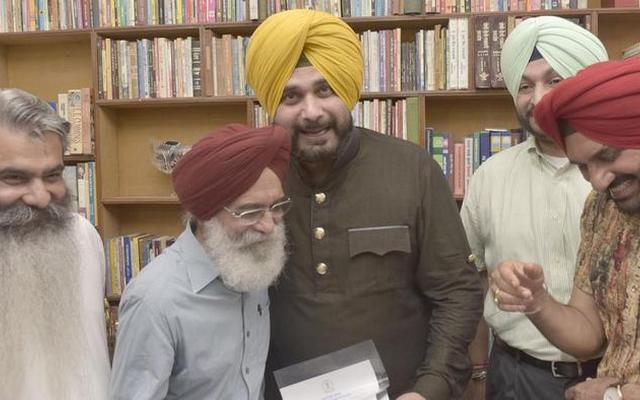 just-in-surjit-patar-replaces-satinder-satti-as-the-new-chairperson-of-punjab-arts-council